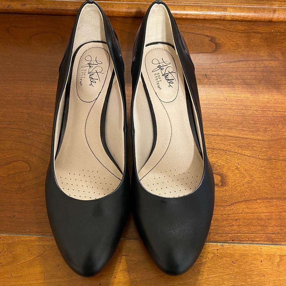 Life Stride Erica Pump